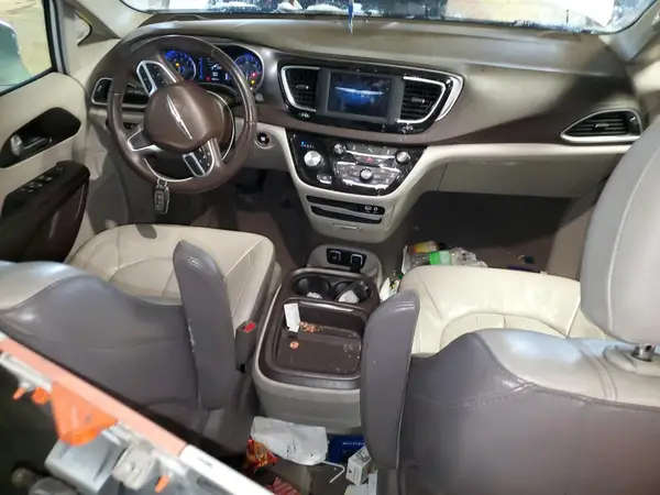 2C4RC1BG2JR142842 2018 CHRYSLER PACIFICA - Image 8