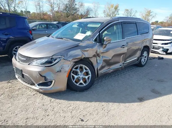 2C4RC1BG2JR144705 2018 CHRYSLER PACIFICA - Image 2