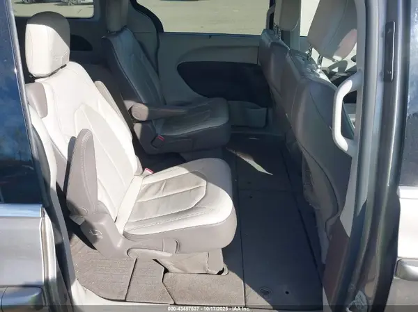 2C4RC1BG2JR144705 2018 CHRYSLER PACIFICA - Image 8