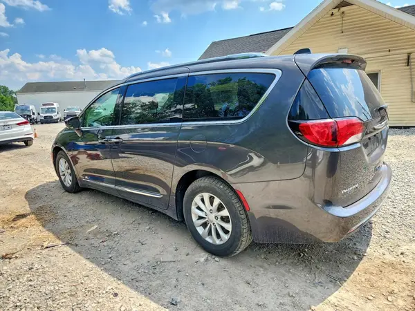 2C4RC1BG2JR152030 2018 CHRYSLER PACIFICA - Image 2