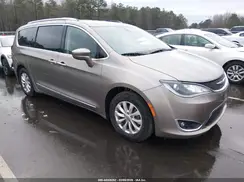2C4RC1BG2JR153906 2018 CHRYSLER PACIFICA