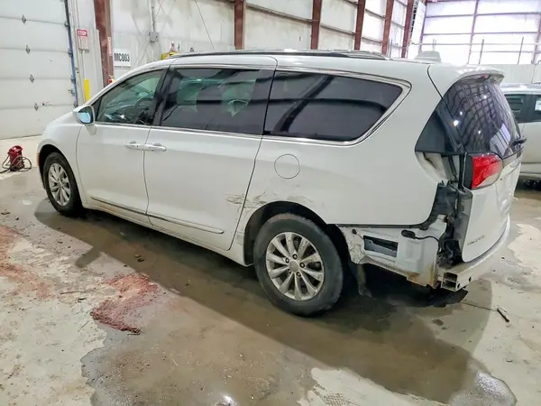 2C4RC1BG2JR154179 2018 CHRYSLER PACIFICA - Image 2