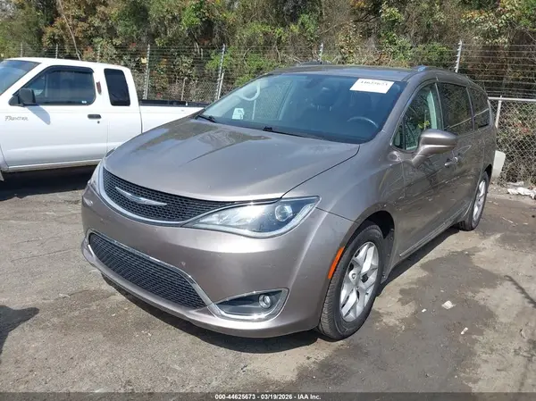 2C4RC1BG2JR154845 2018 CHRYSLER PACIFICA - Image 2