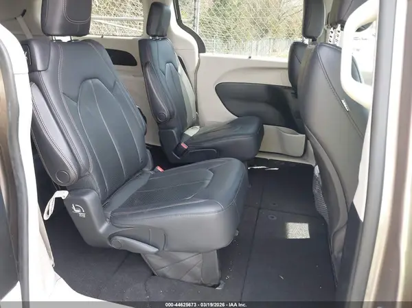 2C4RC1BG2JR154845 2018 CHRYSLER PACIFICA - Image 8