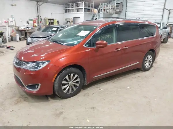 2C4RC1BG2JR175016 2018 CHRYSLER PACIFICA - Image 2