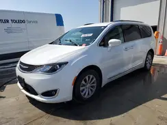 2C4RC1BG2JR185867 2018 CHRYSLER PACIFICA