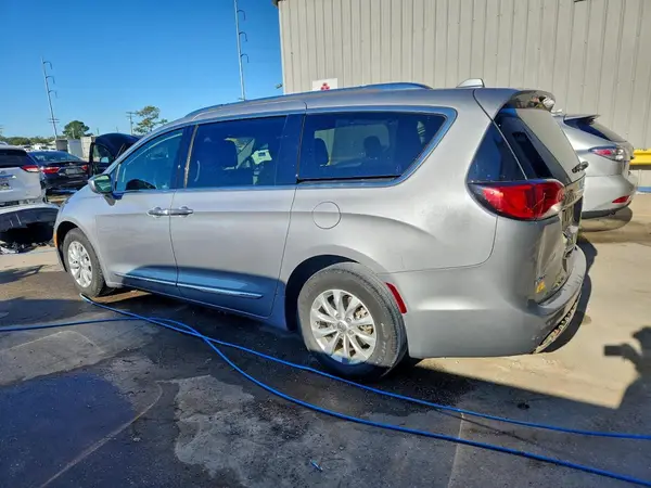 2C4RC1BG2JR193287 2018 CHRYSLER PACIFICA - Image 2