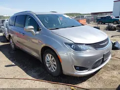 2C4RC1BG2JR211044 2018 CHRYSLER PACIFICA