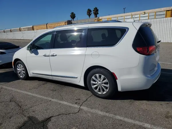 2C4RC1BG2JR211061 2018 CHRYSLER PACIFICA - Image 2