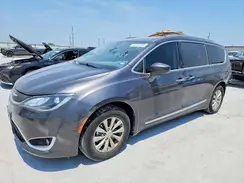 2C4RC1BG2JR227177 2018 CHRYSLER PACIFICA