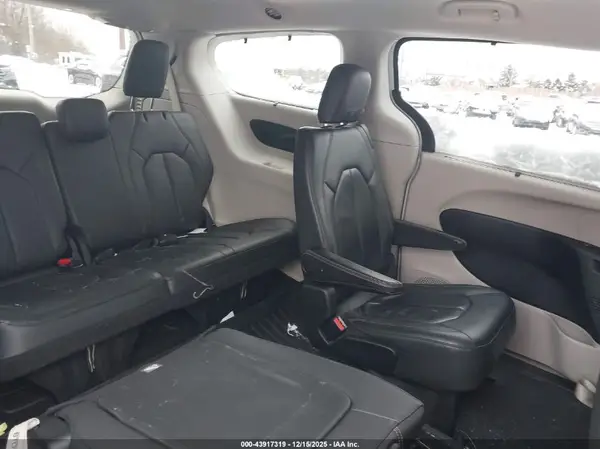 2C4RC1BG2JR233657 2018 CHRYSLER PACIFICA - Image 8