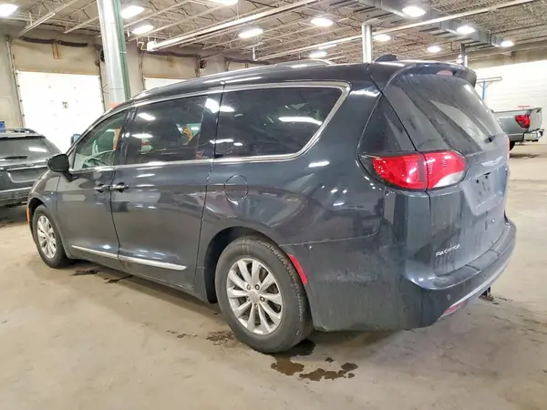 2C4RC1BG2JR234811 2018 CHRYSLER PACIFICA - Image 2