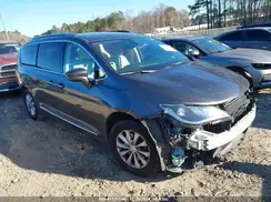 2C4RC1BG2JR235652 2018 CHRYSLER PACIFICA
