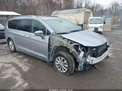 2C4RC1BG2JR236168 2018 CHRYSLER PACIFICA