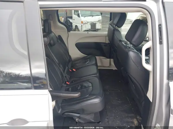 2C4RC1BG2JR236168 2018 CHRYSLER PACIFICA - Image 8