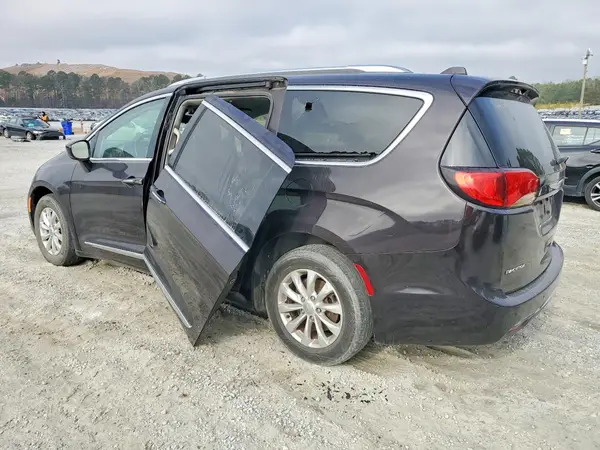 2C4RC1BG2JR246649 2018 CHRYSLER PACIFICA - Image 2