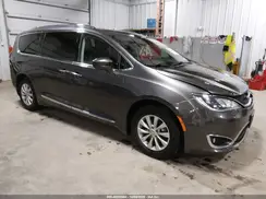 2C4RC1BG2JR246795 2018 CHRYSLER PACIFICA