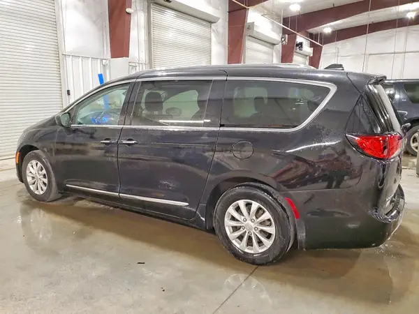 2C4RC1BG2JR252693 2018 CHRYSLER PACIFICA - Image 2