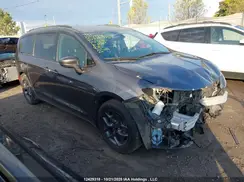 2C4RC1BG2JR252760 2018 CHRYSLER PACIFICA