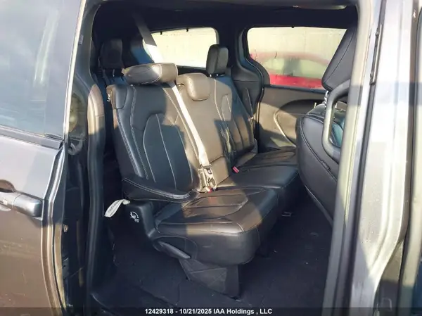 2C4RC1BG2JR252760 2018 CHRYSLER PACIFICA - Image 8