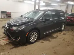 2C4RC1BG2JR252810 2018 CHRYSLER PACIFICA