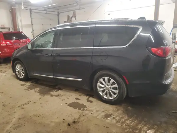 2C4RC1BG2JR252810 2018 CHRYSLER PACIFICA - Image 2