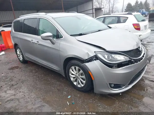 2C4RC1BG2JR253844 2018 CHRYSLER PACIFICA - Image 1
