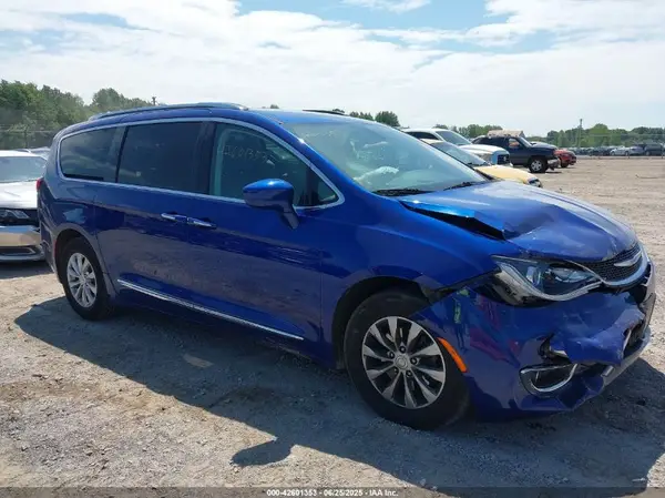 2C4RC1BG2JR254024 2018 CHRYSLER PACIFICA - Image 1