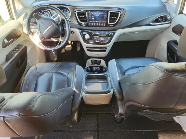 2C4RC1BG2JR263600 2018 CHRYSLER PACIFICA - Image 8