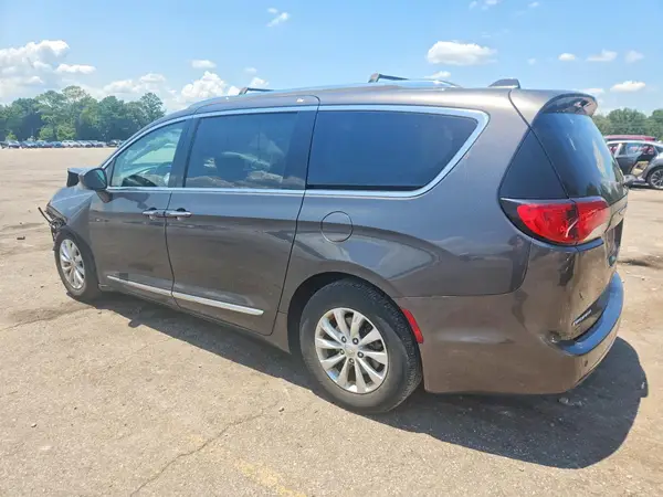 2C4RC1BG2JR269607 2018 CHRYSLER PACIFICA - Image 2