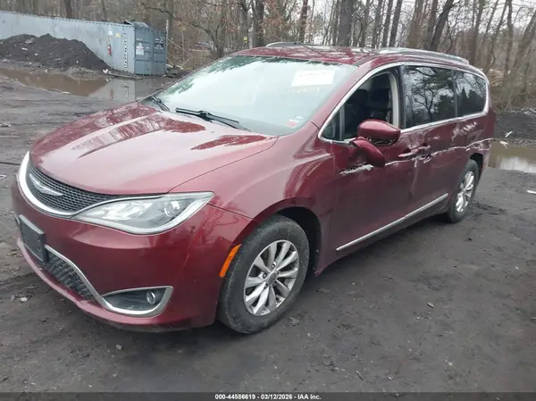 2C4RC1BG2JR274273 2018 CHRYSLER PACIFICA - Image 2