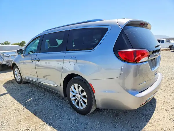 2C4RC1BG2JR290358 2018 CHRYSLER PACIFICA - Image 2