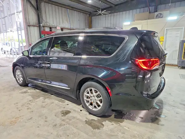2C4RC1BG2JR291400 2018 CHRYSLER PACIFICA - Image 2