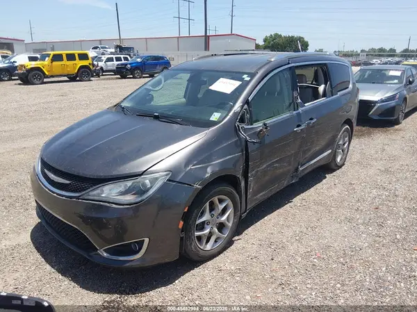 2C4RC1BG2JR291977 2018 CHRYSLER PACIFICA - Image 2