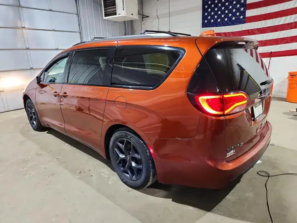 2C4RC1BG2JR331216 2018 CHRYSLER PACIFICA - Image 2