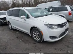2C4RC1BG2JR332947 2018 CHRYSLER PACIFICA