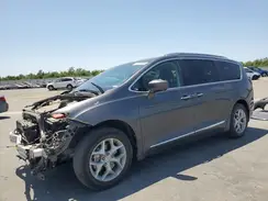 2C4RC1BG2KR523253 2019 CHRYSLER PACIFICA