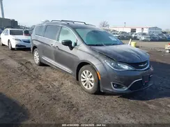 2C4RC1BG2KR526461 2019 CHRYSLER PACIFICA