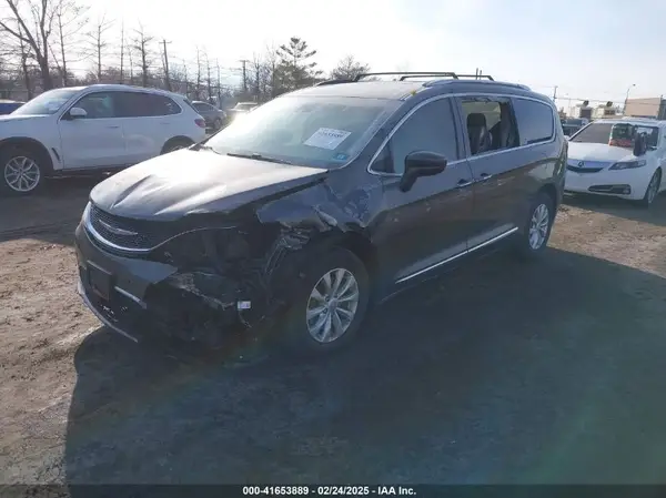 2C4RC1BG2KR526461 2019 CHRYSLER PACIFICA - Image 2