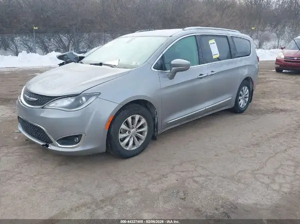 2C4RC1BG2KR532633 2019 CHRYSLER PACIFICA - Image 2