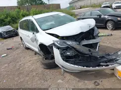 2C4RC1BG2KR539419 2019 CHRYSLER PACIFICA