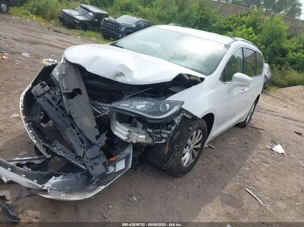 2C4RC1BG2KR539419 2019 CHRYSLER PACIFICA - Image 2