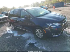 2C4RC1BG2KR539758 2019 CHRYSLER PACIFICA