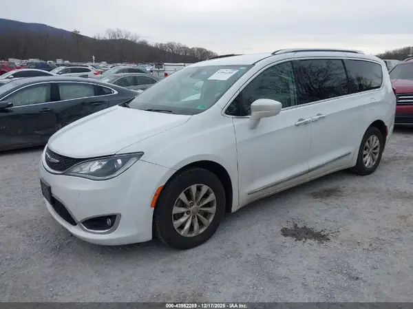 2C4RC1BG2KR548024 2019 CHRYSLER PACIFICA - Image 2
