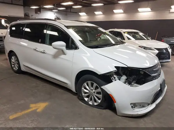 2C4RC1BG2KR577524 2019 CHRYSLER PACIFICA - Image 1