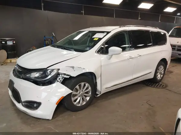 2C4RC1BG2KR577524 2019 CHRYSLER PACIFICA - Image 2