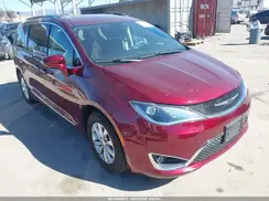 2C4RC1BG2KR587986 2019 CHRYSLER PACIFICA