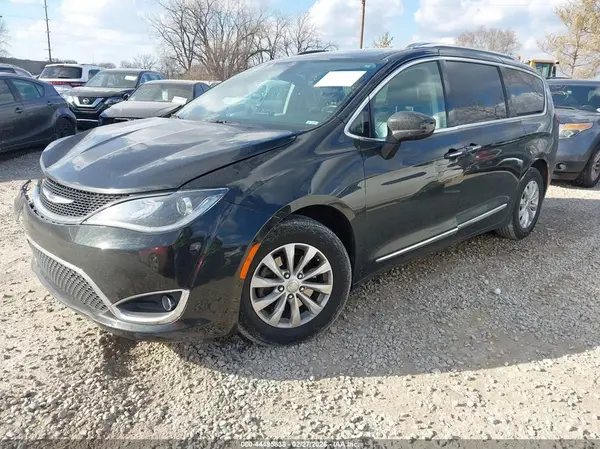2C4RC1BG2KR588054 2019 CHRYSLER PACIFICA - Image 2