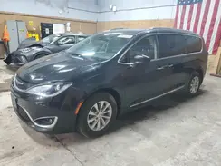 2C4RC1BG2KR588961 2019 CHRYSLER PACIFICA