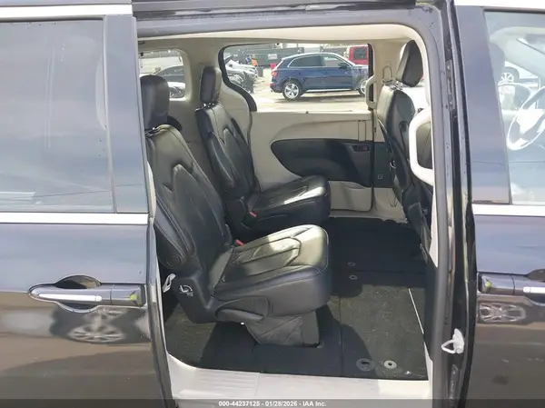 2C4RC1BG2KR592749 2019 CHRYSLER PACIFICA - Image 8